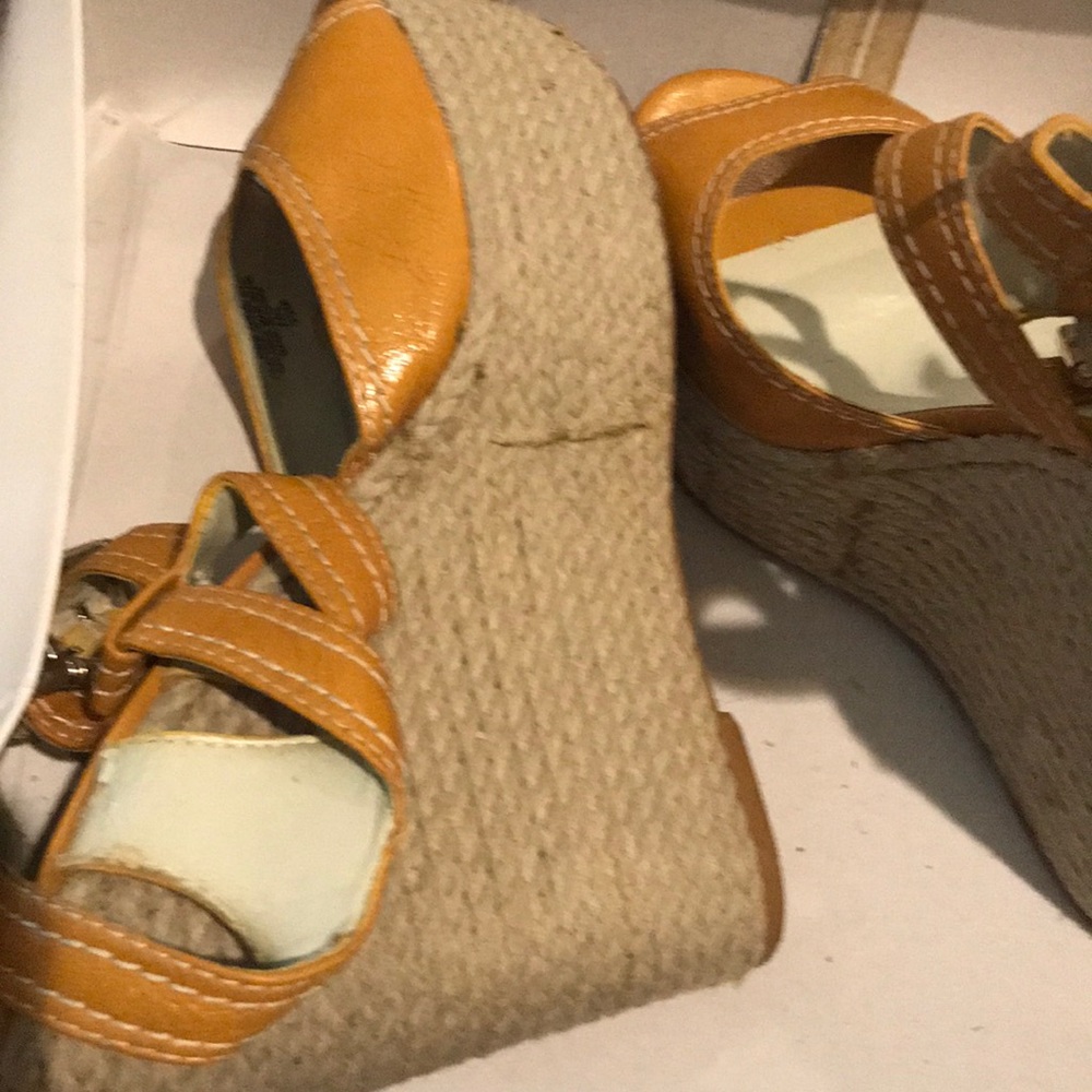 Nine West NWBLANCA yellow Leather platforms 9.5 M